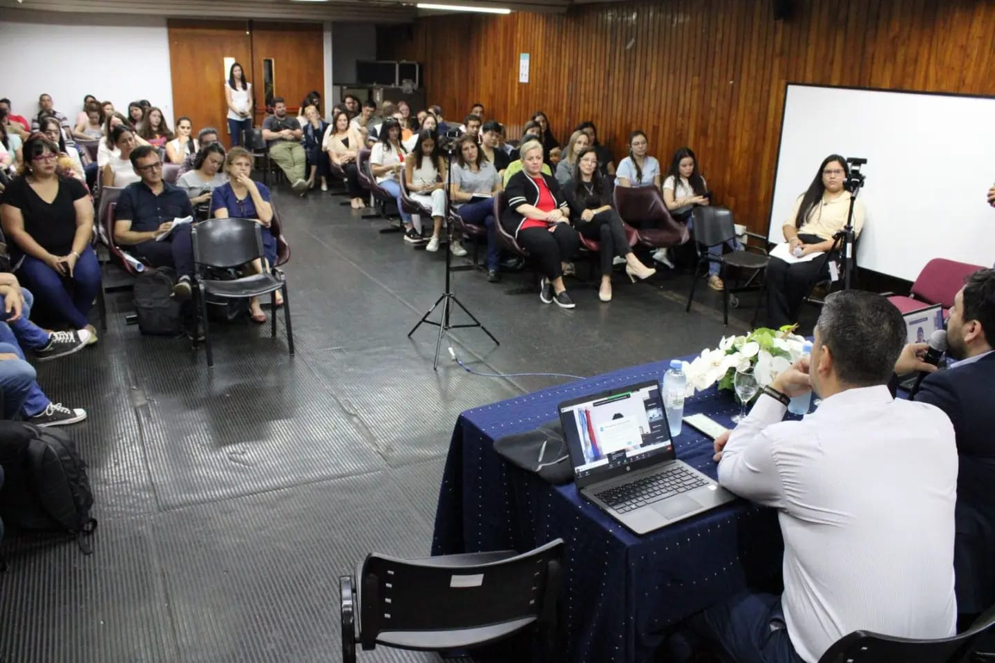 La diplomatura en Prevención de Adicciones inició las clases con el cupo completo de inscriptos en toda la provincia