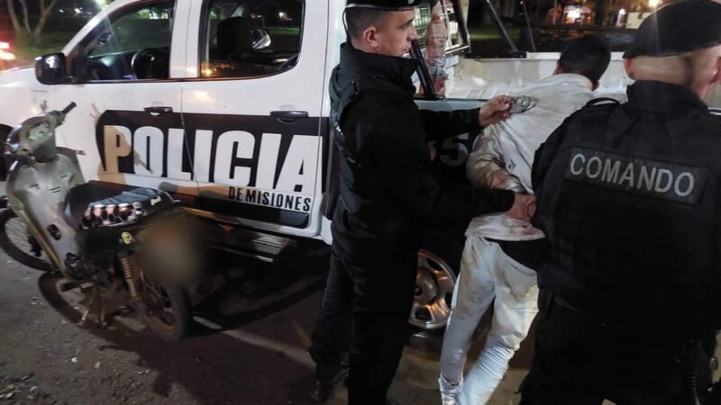 Vecinos retuvieron infraganti a un joven cuando intentaba robar una motocicleta y la policía lo llevo preso
