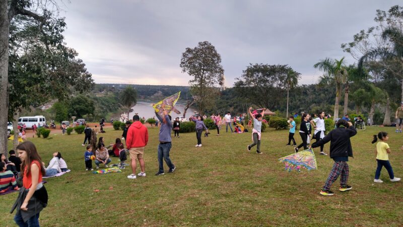 Barriletes, arte, juegos y charla de concientización para celebrar el día del niño
