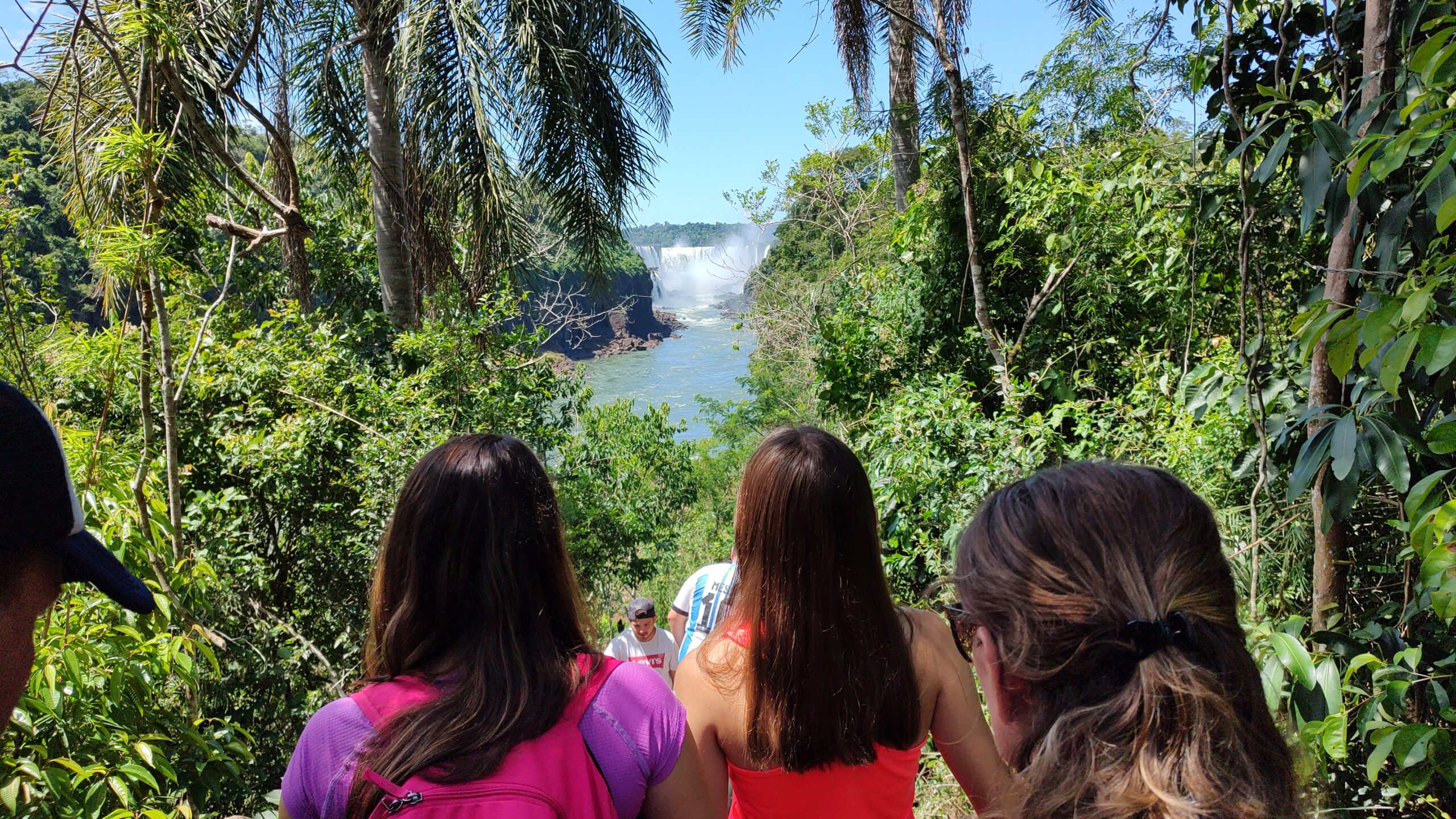 Iguazú cerro el fin de semana largo con un 86% de ocupación y casi 18 mil turistas en cataratas