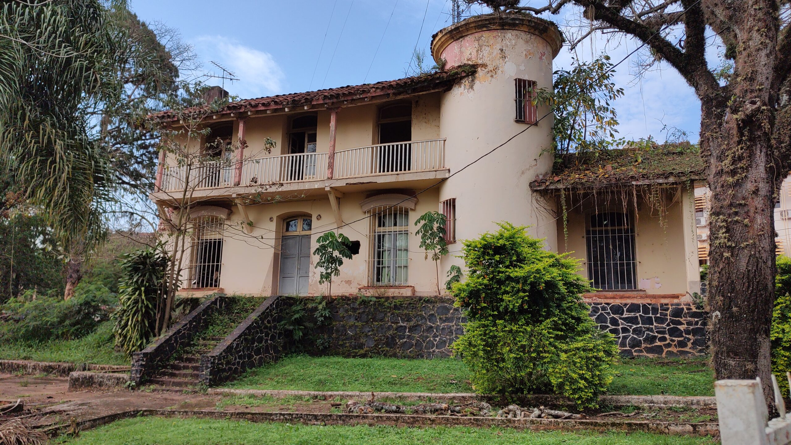 Preocupa el estado de abandono del edificio de la comisaria primera patrimonio histórico municipal