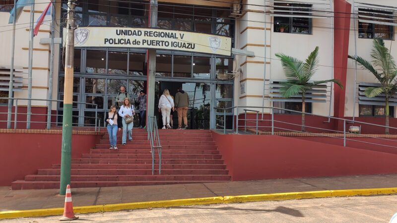 Cientos de turistas justifican el NO voto en Iguazú