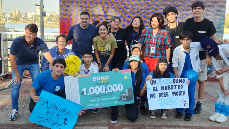 A pura fiesta, se lanzó el Bono Estudiantil