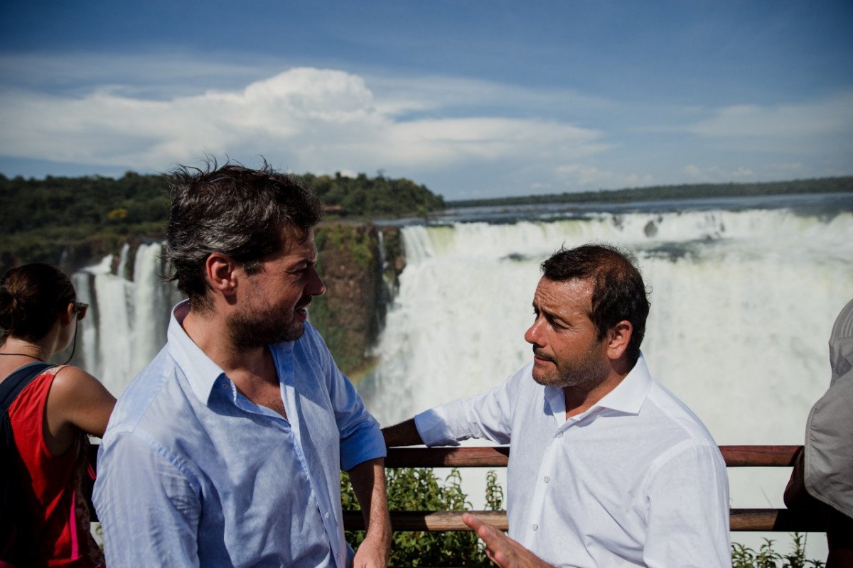 Hererra Ahuad y Matias Lammens recibirán al turista un millón este martes