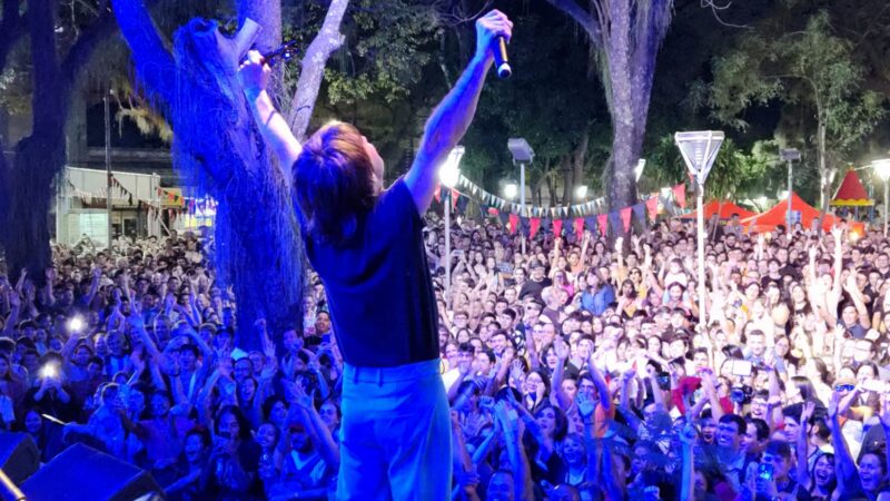 Turf copó y brilló a puro rock en Posadas
