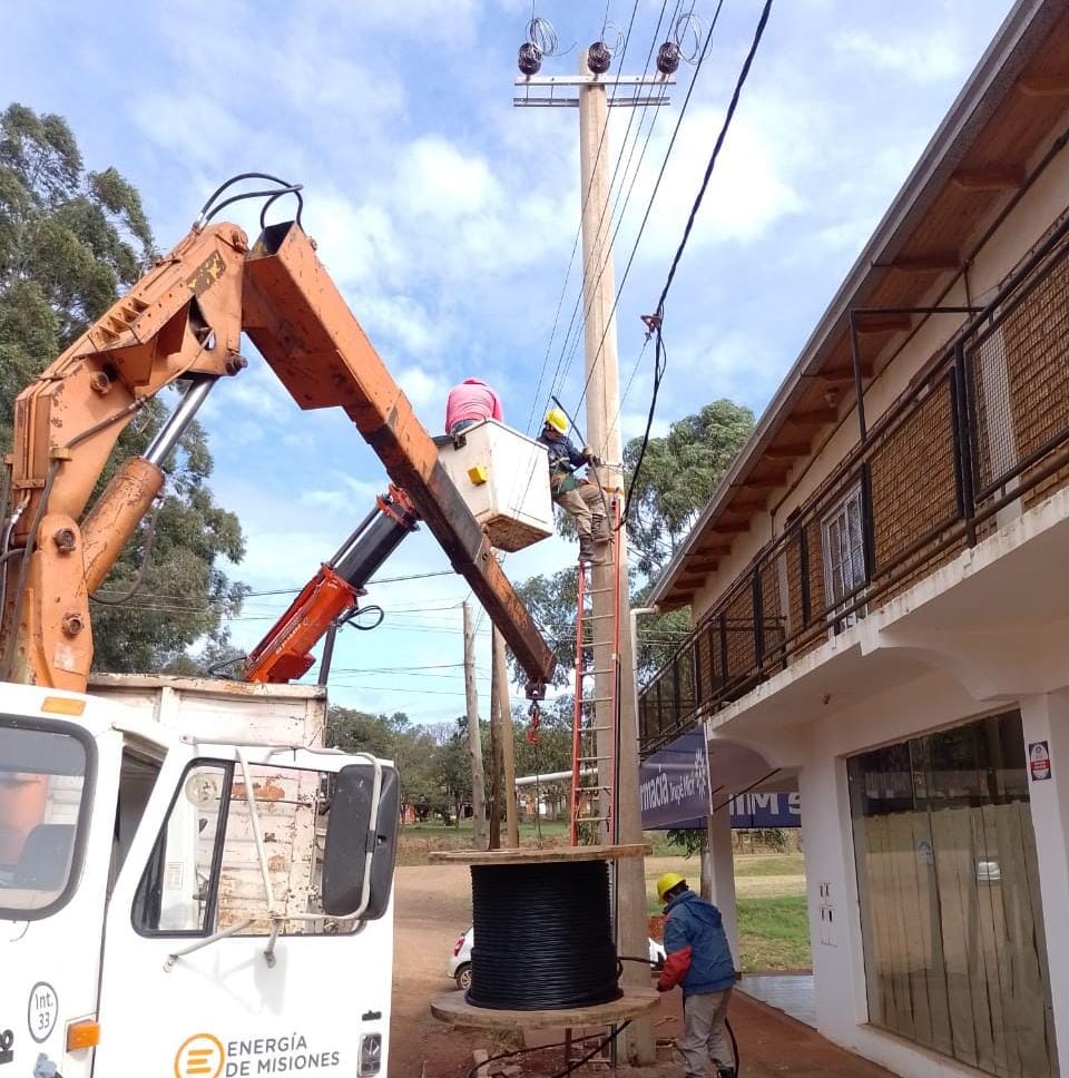 En San Vicente fortalecen en sistema energético con la instalación de una nueva subestación