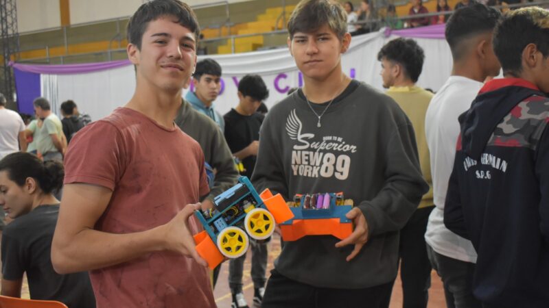 Con 120 inscriptos y 500 competidores cerró la séptima fecha de la Copa Robótica Misiones en Capioví