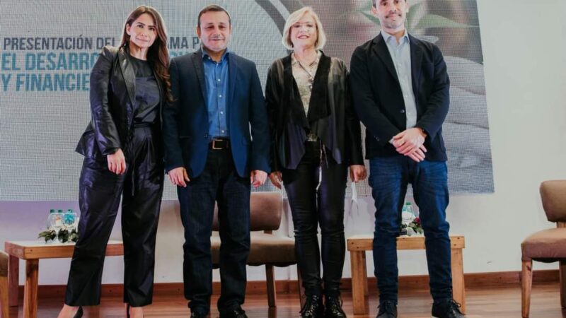 El gobernador presentó un programa de apoyo técnico y financiero para proyectos productivos liderados por mujeres