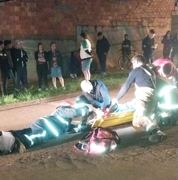 Colisión entre dos motocicletas dejó un herido de gravedad