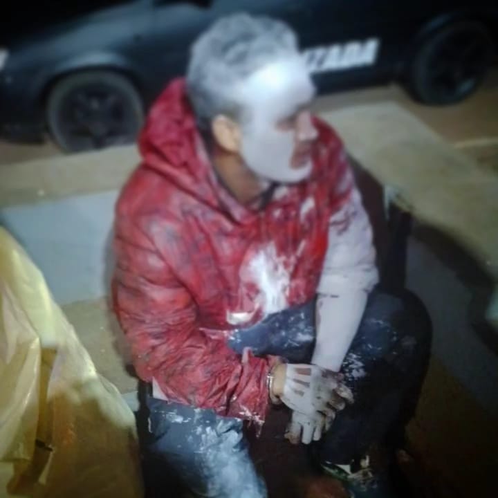 Disfrazado de mimo quiso robar un celular y fue detenido