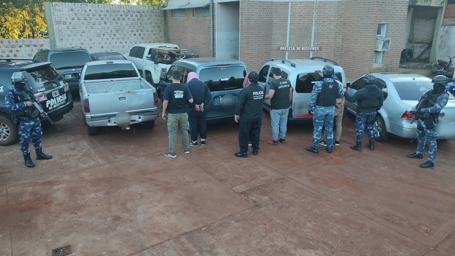 La Policía puso fin a una organización criminal y recuperó varios vehículos