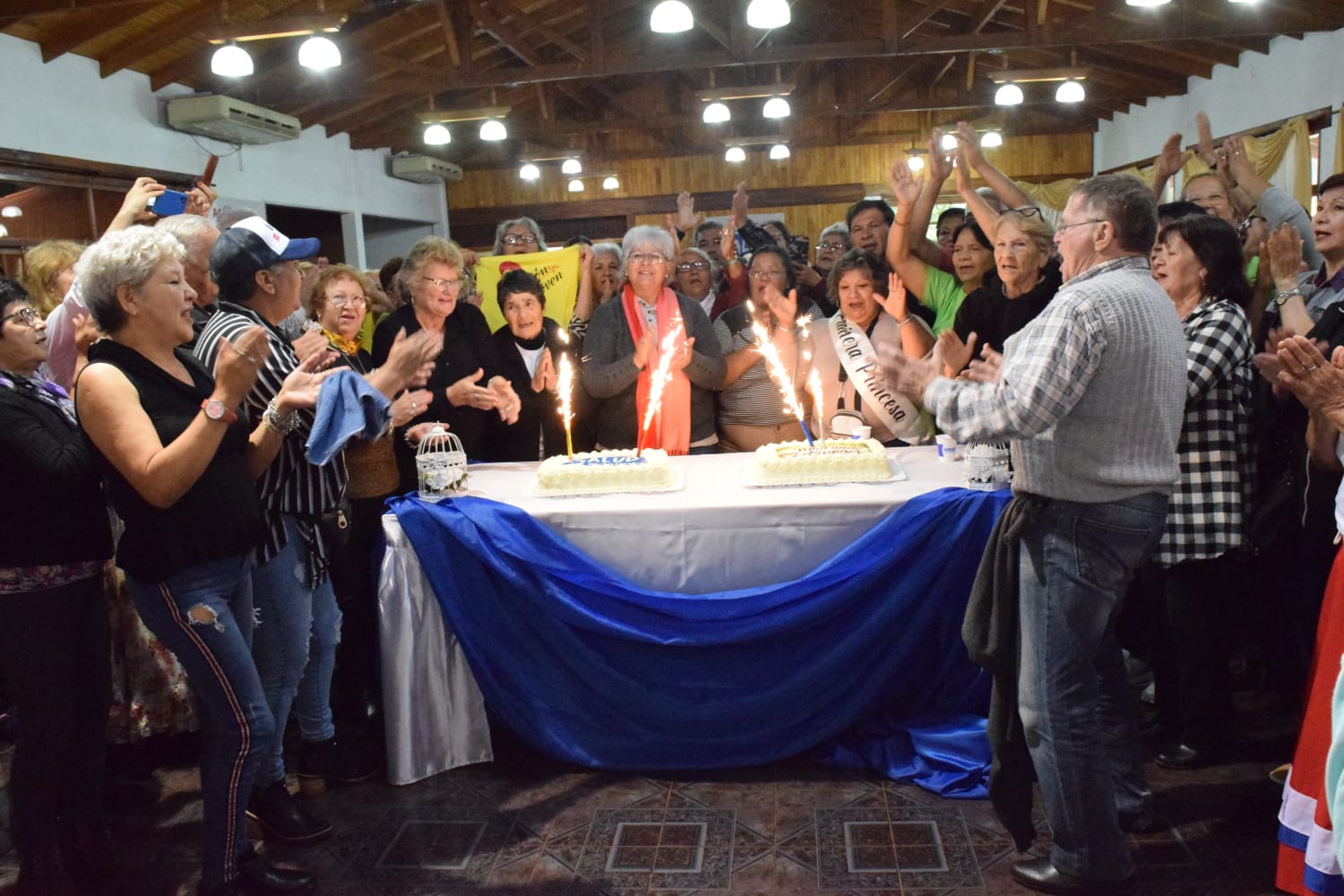 Emotiva y multitudinaria reunión de abuelos en Eldorado