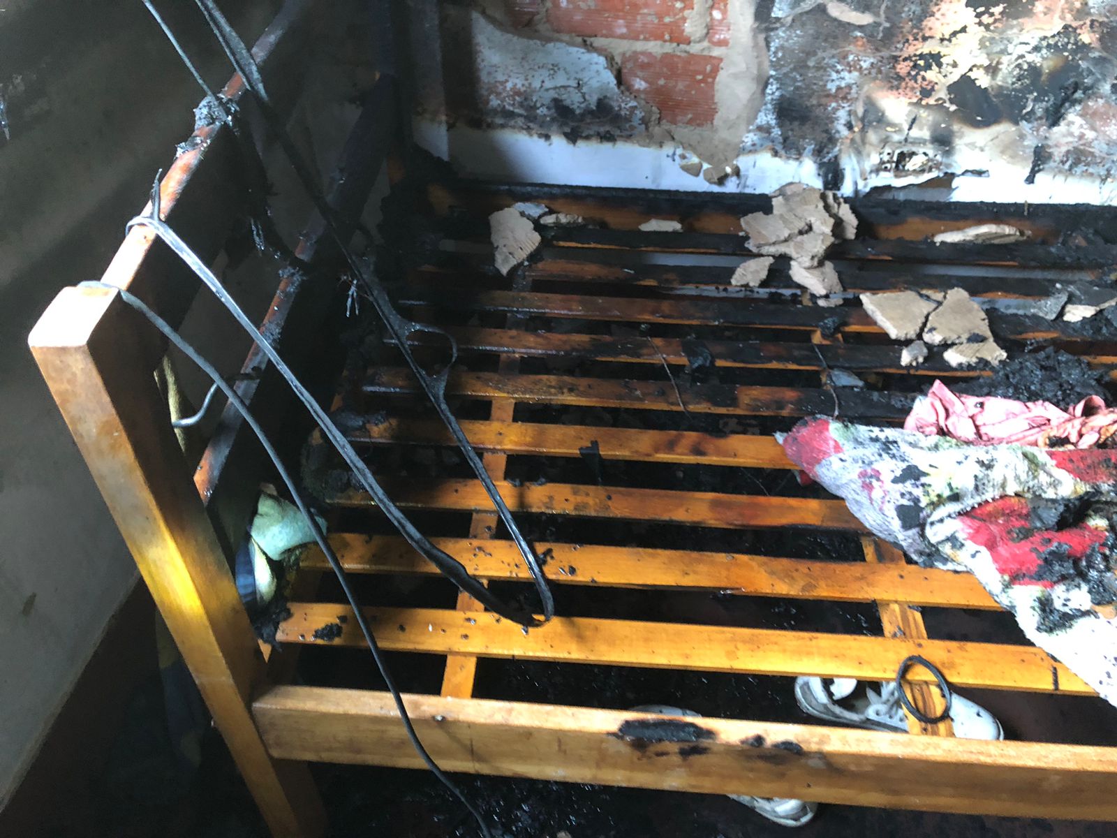 Iguazú: Bomberos salvaron una vivienda que se incendió por un corto circuito