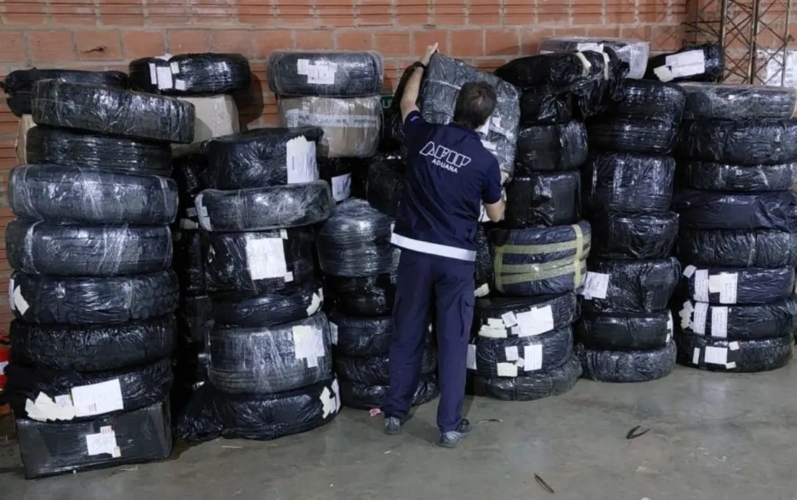 Aduana Iguazú destruirá cigarrillos incautados y definirá el destino de mercaderías incautadas