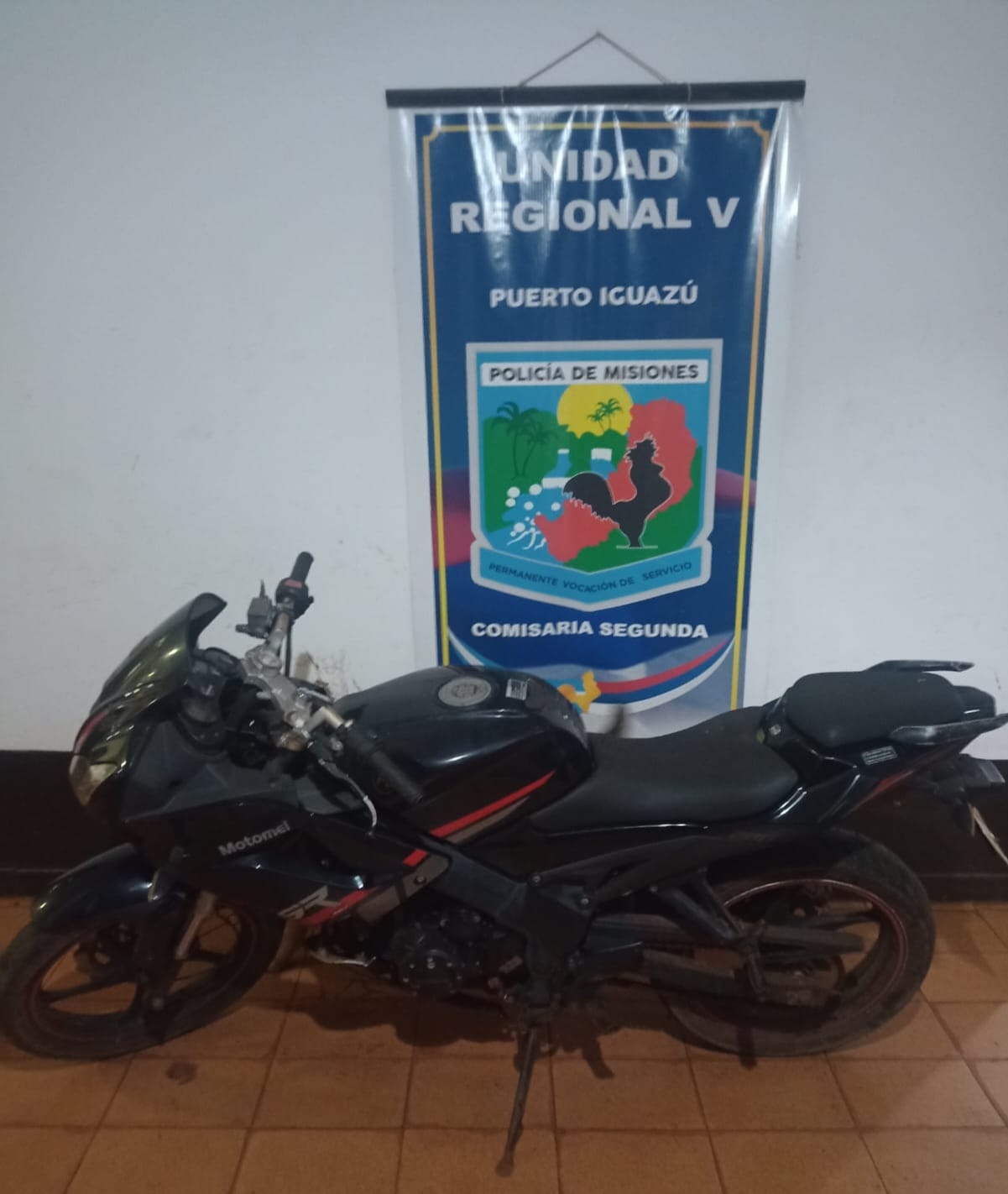 Hallaron una motocicleta abandonada, recuperaron otra tras una persecución y un padre denuncio que su hijo no pudo justificar la tenencia de otra