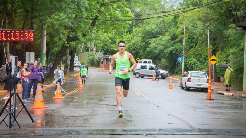 Edgardo Franco defendió el titulo y volvió a ser el campeón de la media maratón de las Tres Fronteras