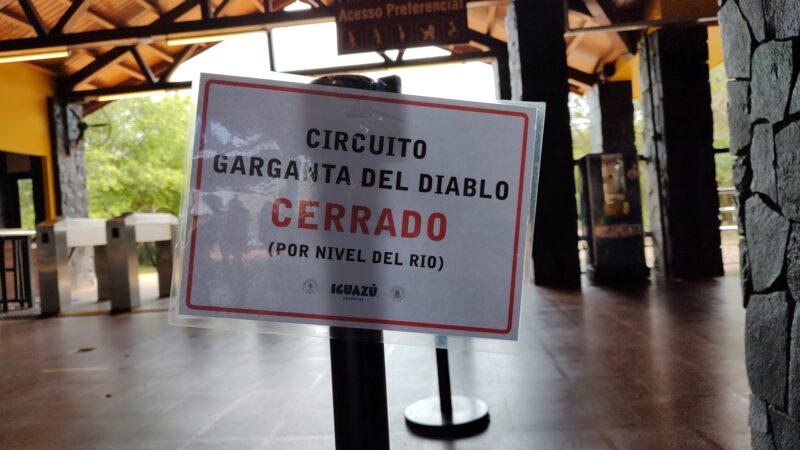 Cierran de forma preventiva el circuito Garganta del Diablo por crecida en el rio Iguazú