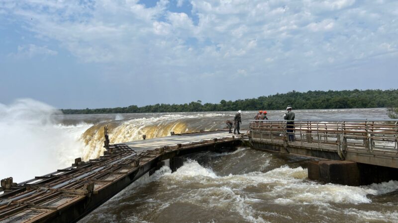 Intensas lluvias en la cuenca del rio Iguazú provocan un nuevo cierre preventivo del circuito Garganta del Diablo