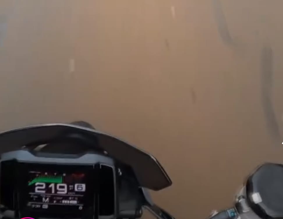 La Agencia Nacional de Seguridad Vial suspendió la licencia al conductor de la motocicleta que se filmó transitando a mas de 215km/h
