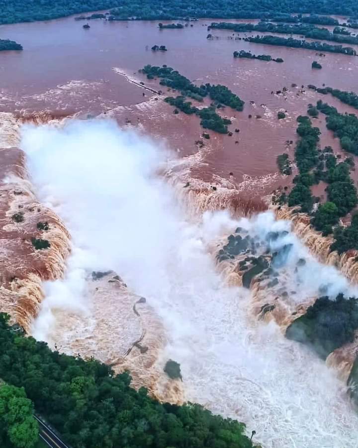 Por el caudal: Cataratas argentinas cerradas hasta el martes