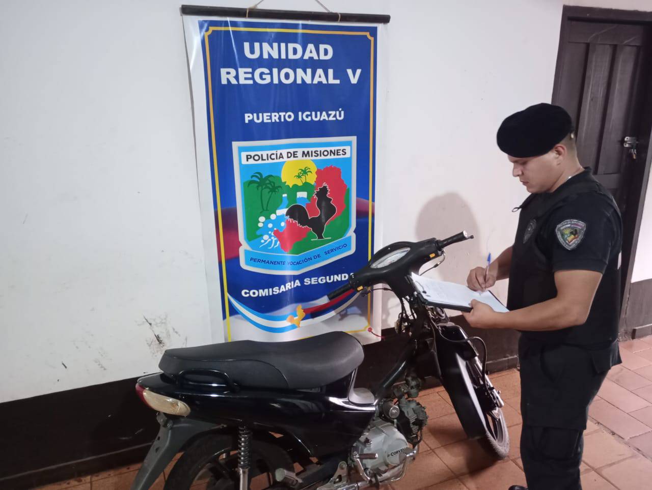 Fue a denunciar el robo de su motocicleta pero la policía ya la había recuperado