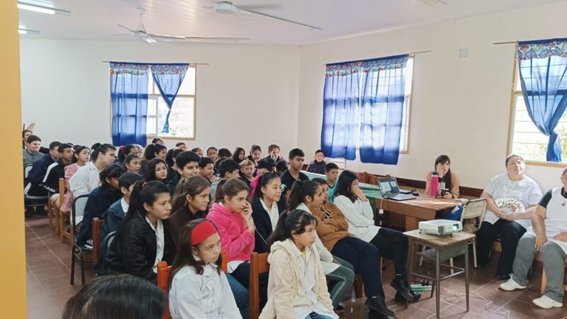 Juego Responsable brindó charlas de prevención de adicciones en Gobernador Roca