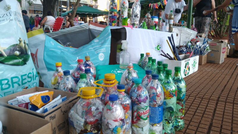 Vecinos Sustentables: presentarán un sube y baja de plástico reciclado y entregarán plantines a cambio de los residuos