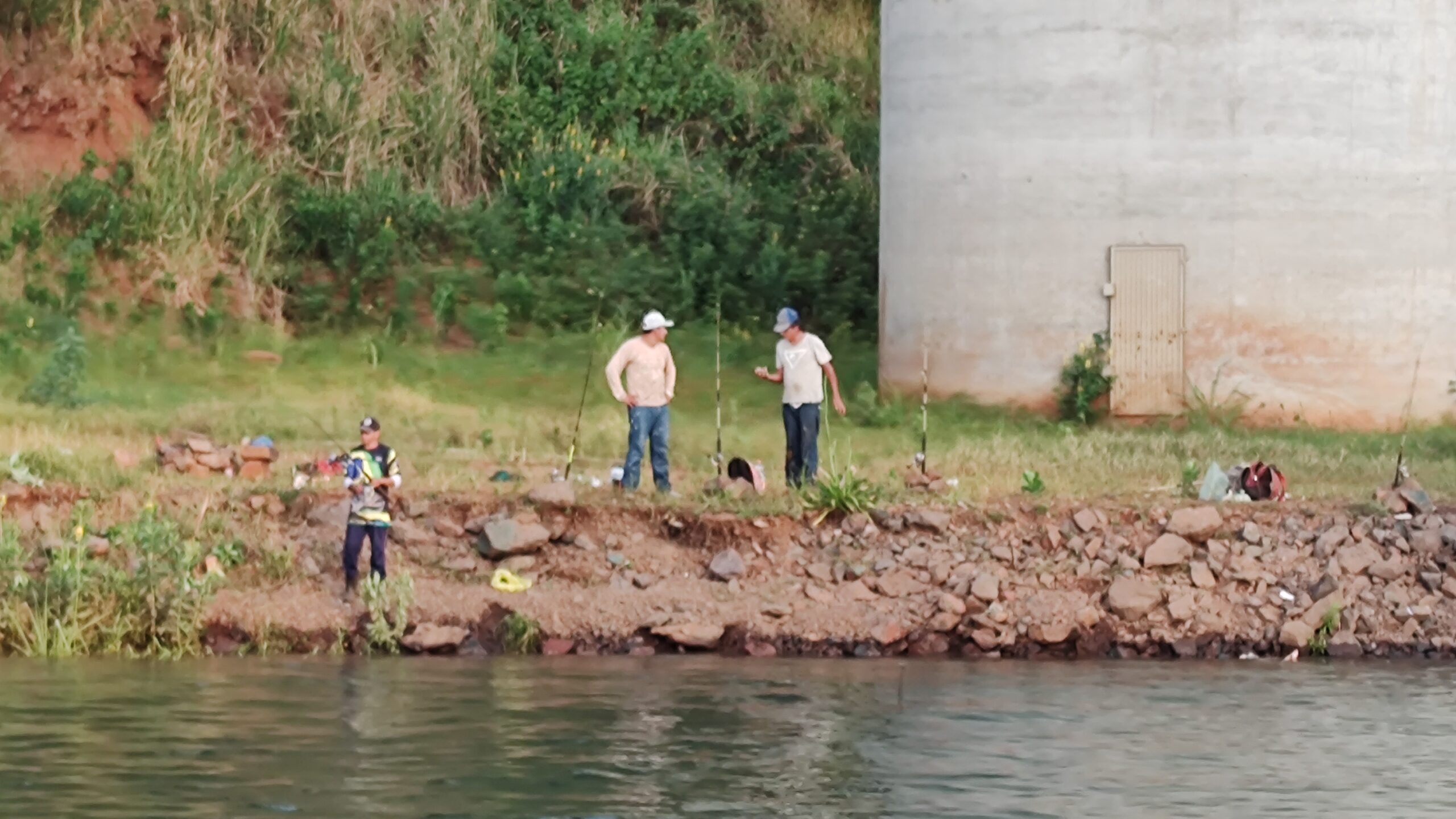 Ecología: reiteran a la comunidad la veda total de pesca en los ríos Iguazú y Paraná