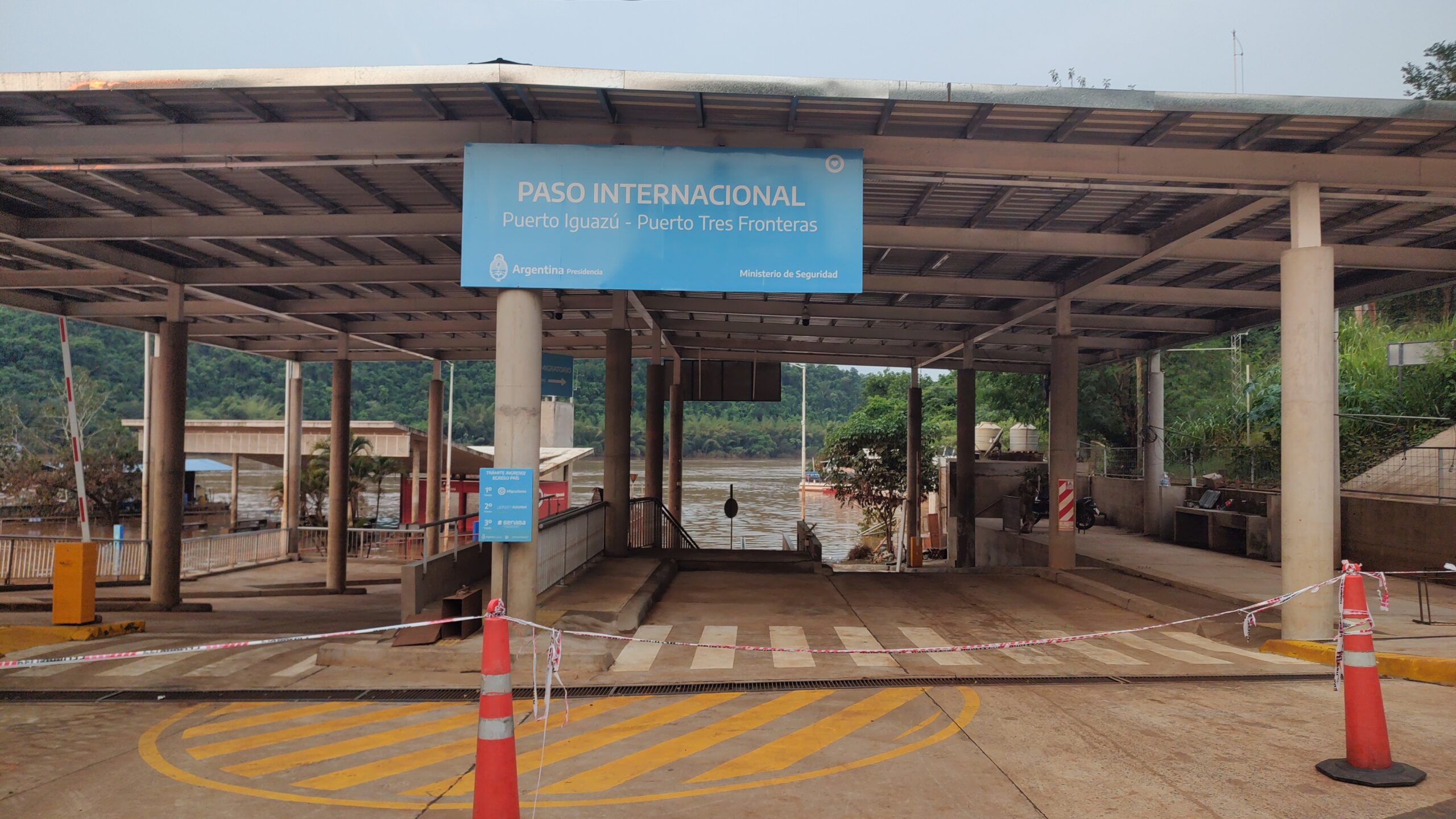 El rio Iguazú permanece inestable y las actividades náuticas en el puerto continúan suspendidas
