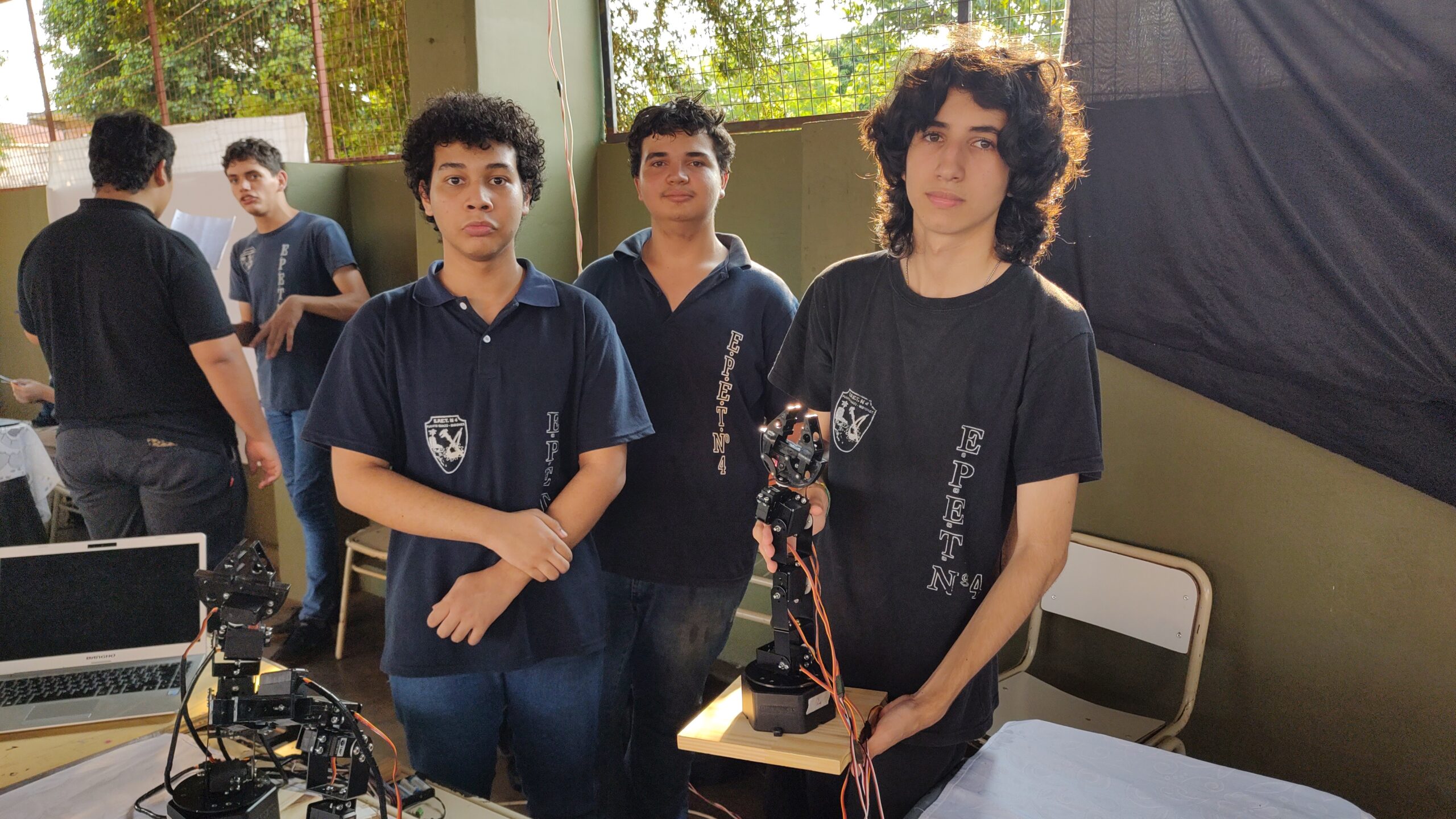 Alumnos de la EPET Nº 4 se lucieron en la Expo este viernes
