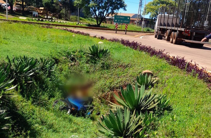 Un hombre perdió la vida al despistar con su motocicleta en Puerto Esperanza