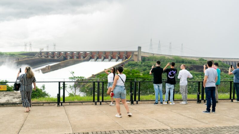Itaipú cerró sus compuertas este domingo y se espera que las alturas de los ríos se normalicen