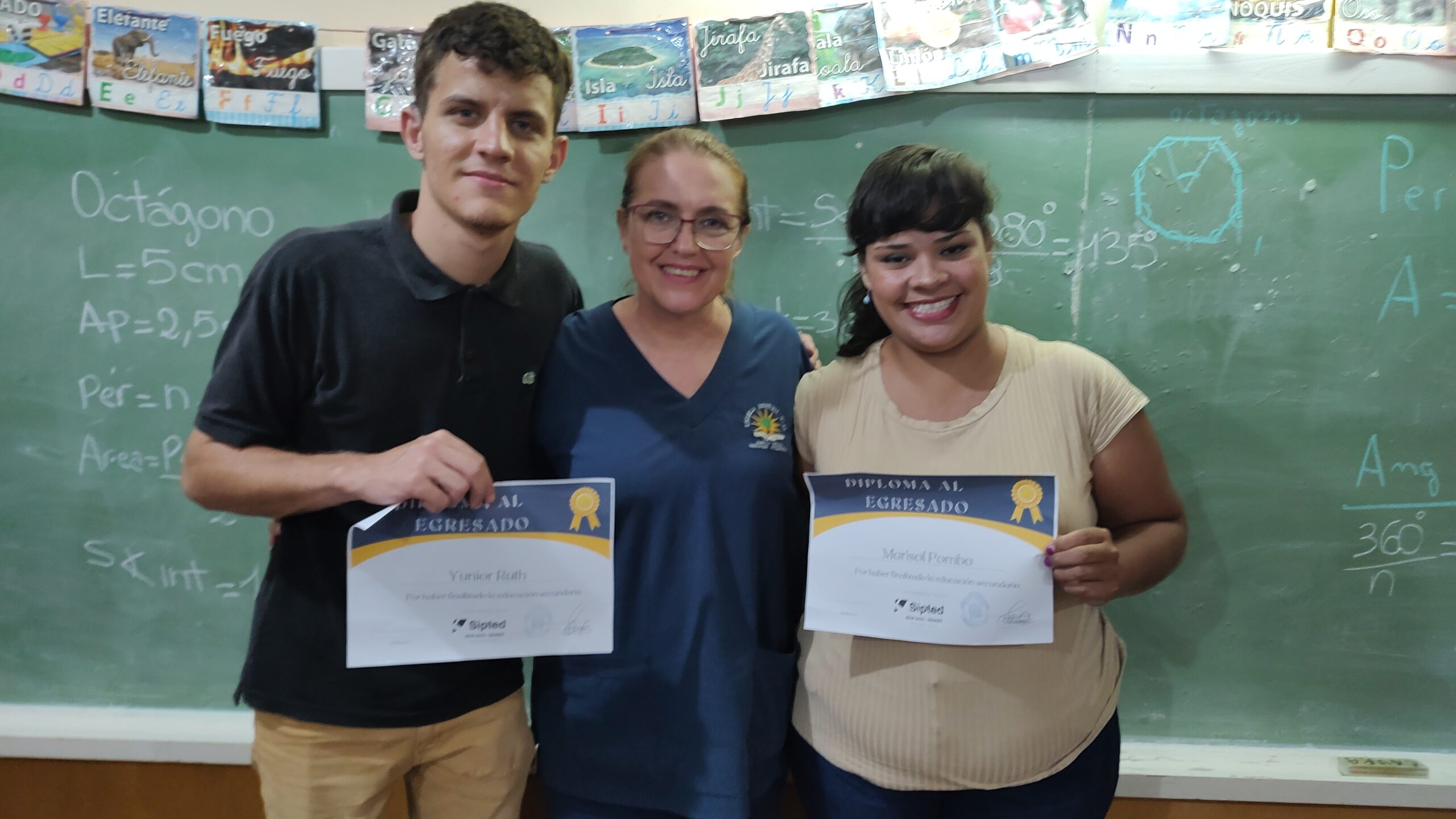 Por primera vez dos jóvenes sordos culminaron la secundaria en el sistema de educación común en Iguazú