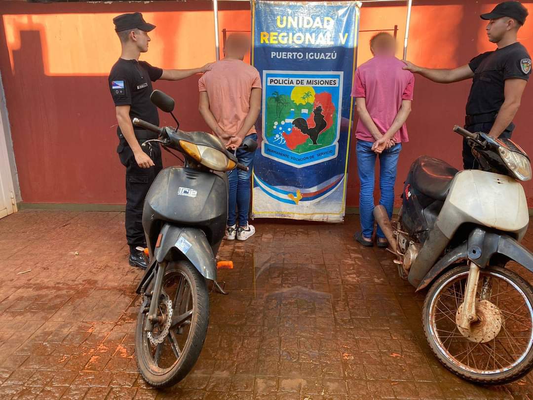 Ofrecían motos robadas en las redes sociales y fueron detenidos