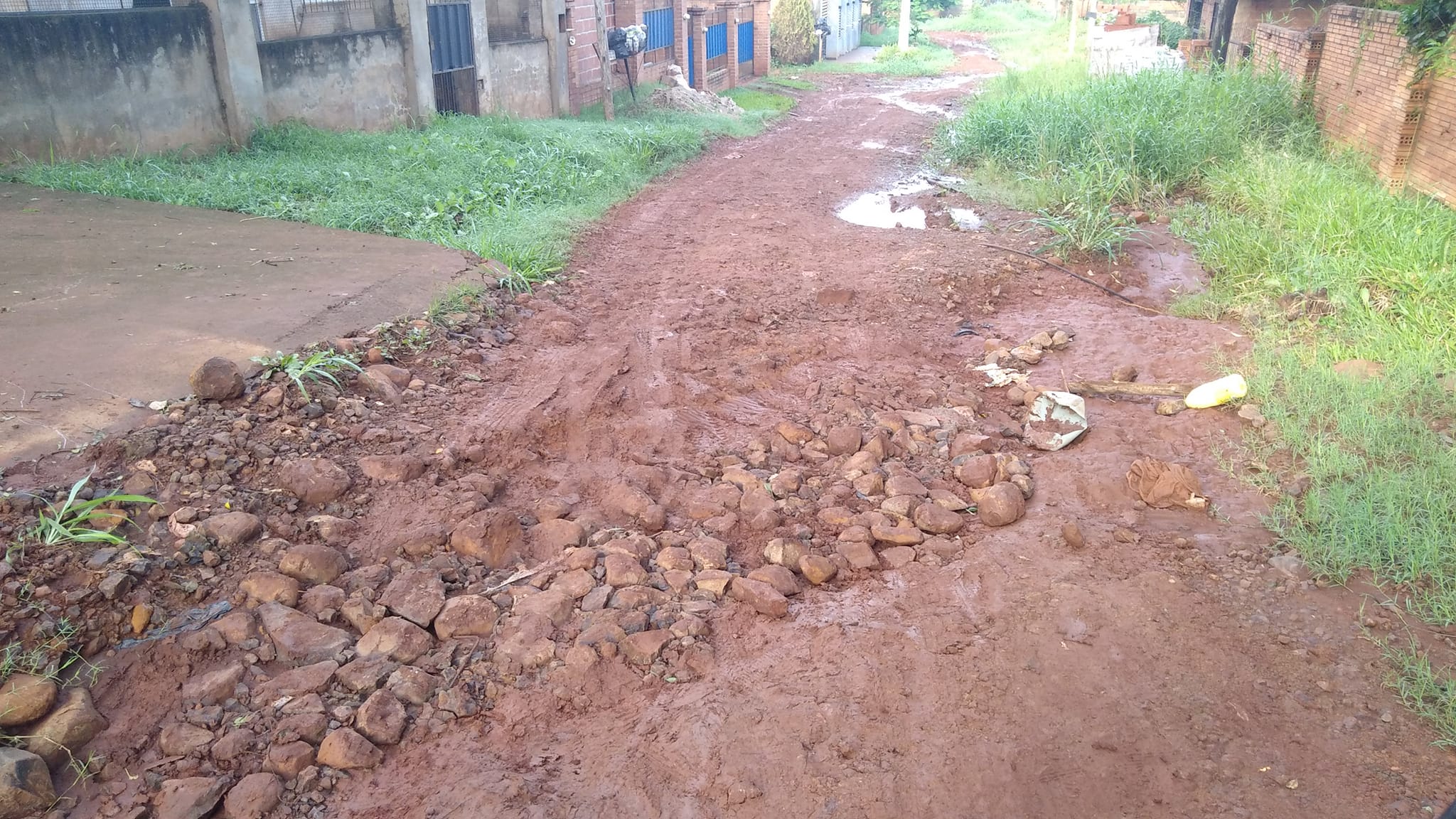 Vecinos reclaman el arreglo de la calle Francisco Laprida que está en pésimas condiciones