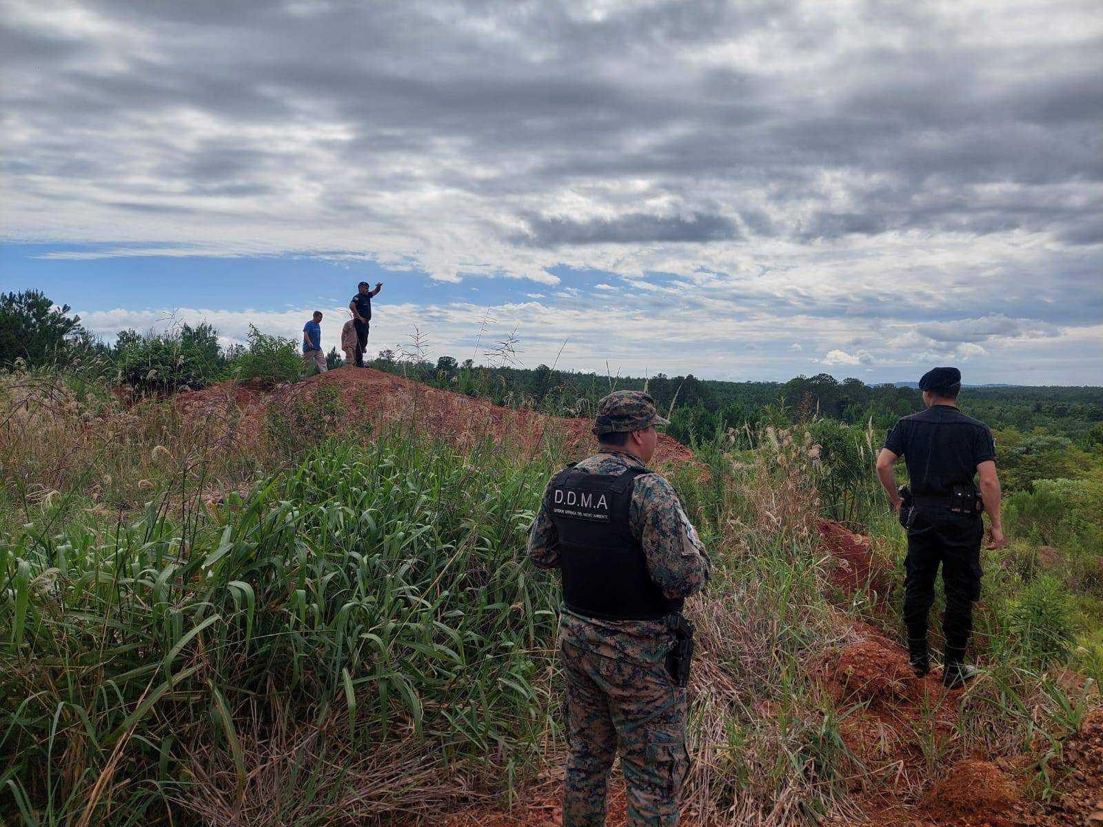 Familiares buscan en el monte a Ariel Peña desaparecido desde el 28 de diciembre