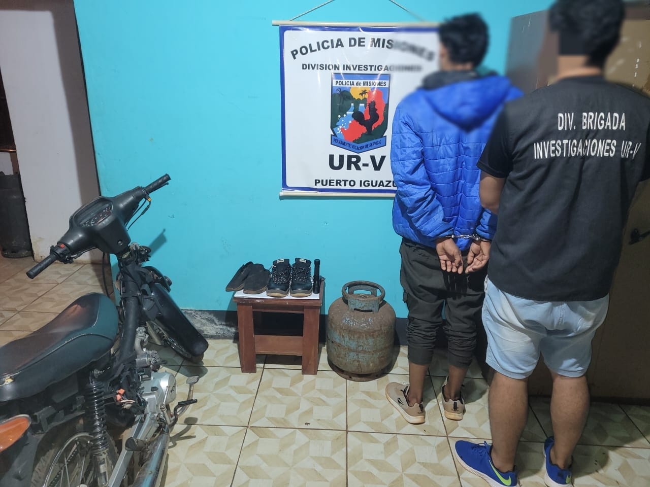 Filmó a un hombre que viajaba en una motocicleta con un machete y resultó ser el que le robo a su empleado