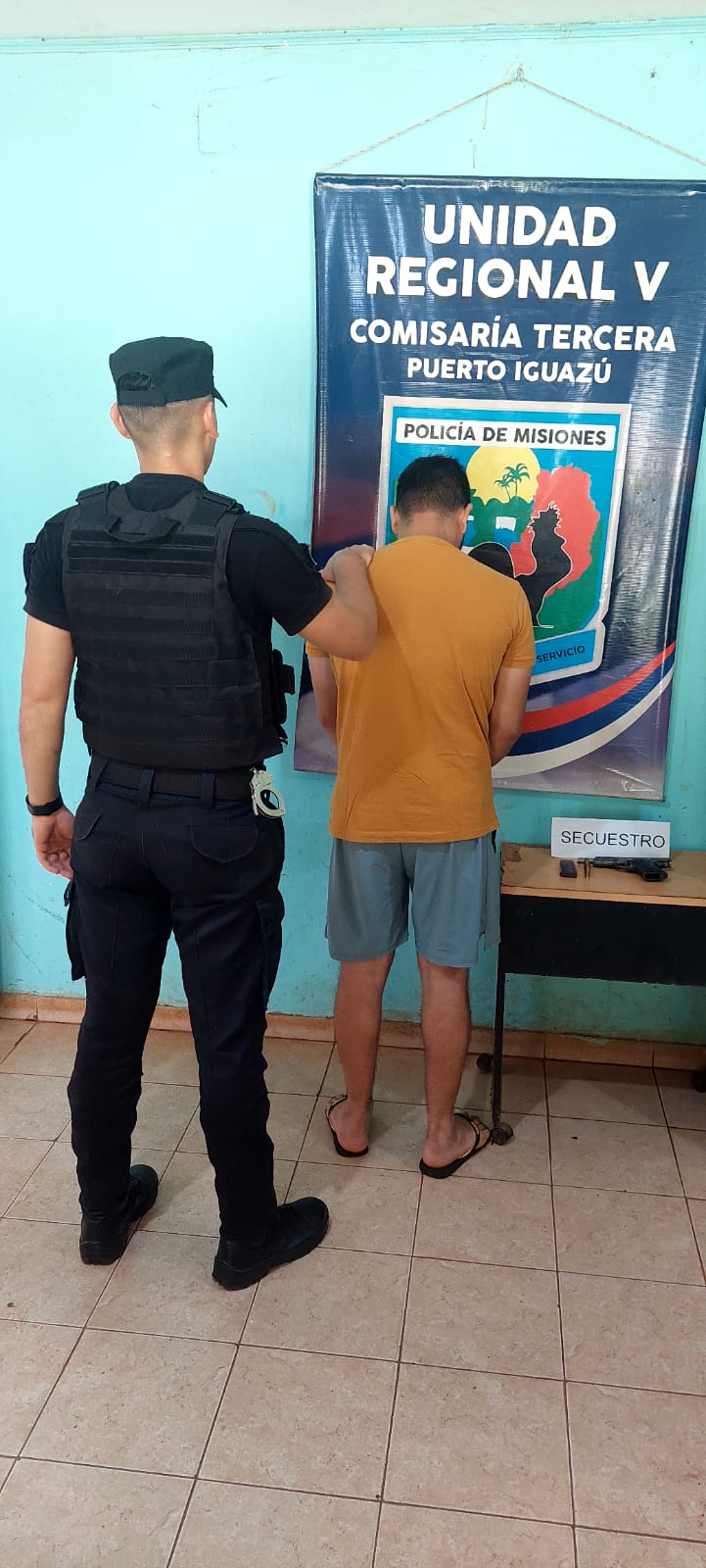 Arrestaron a un hombre acusado de amenazar a una pareja con un arma de fuego