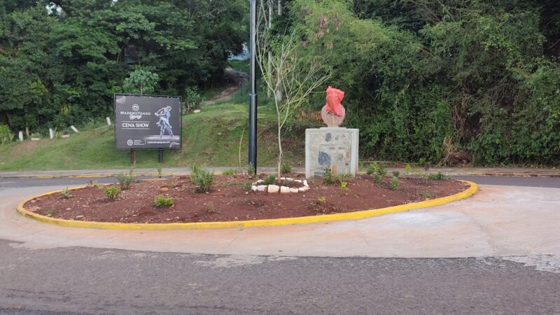 Homenaje: Descubrirán este jueves el busto de Eduardo Arrabal en la costanera de Iguazú