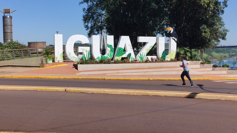 Comenzó en Iguazú el peregrinar de la antorcha de la paz que llegará al Vaticano