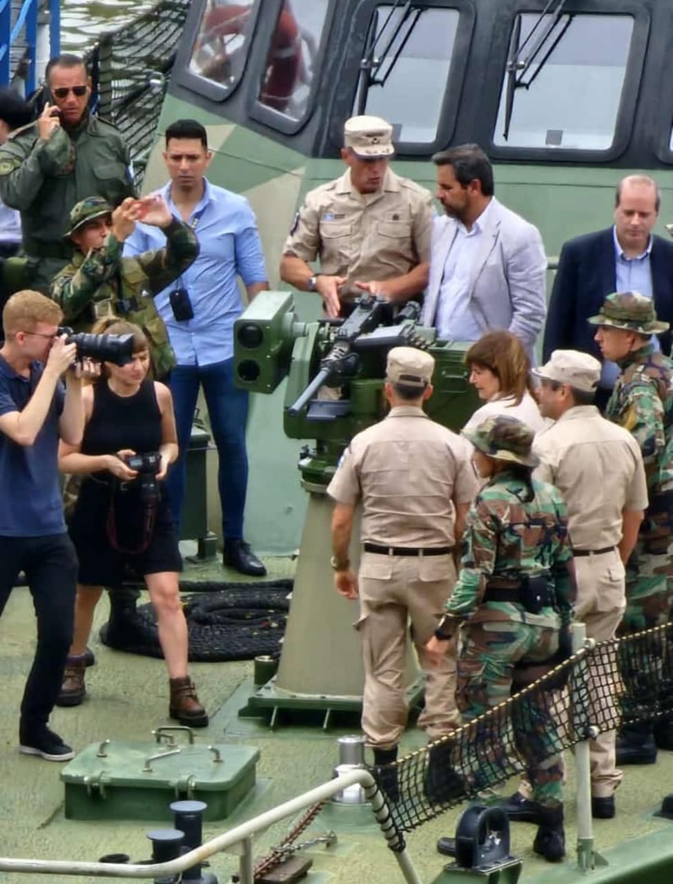 Bullrich se reunió con los jefes de las fuerzas e inauguró un centro de inteligencia