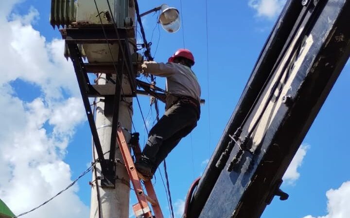 Llevan adelanta importantes obras para mejorar el sistema energético en Wanda y San Antonio