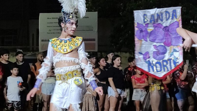 Los comparsistas dejaron todo en la avenida en la primera noche del Carnaval Maravilla del Mundo