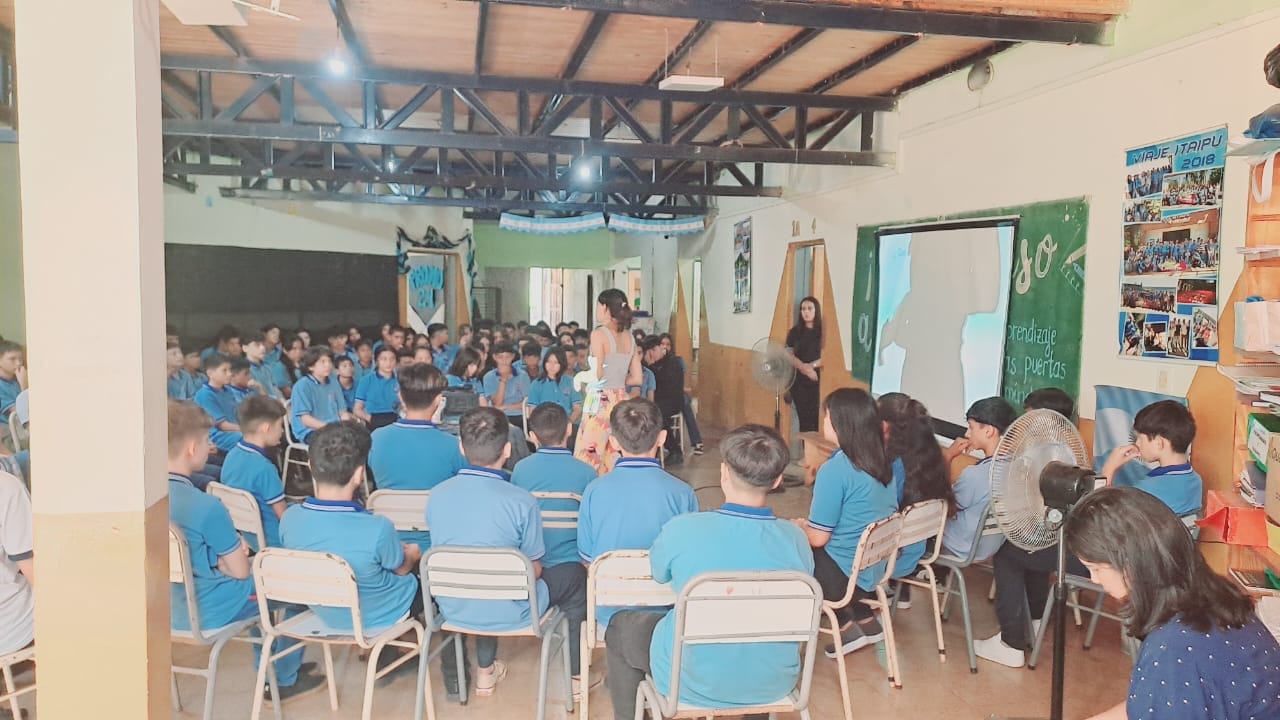 Charlas de prevención de adicciones y juego en las escuelas de Puerto Libertad