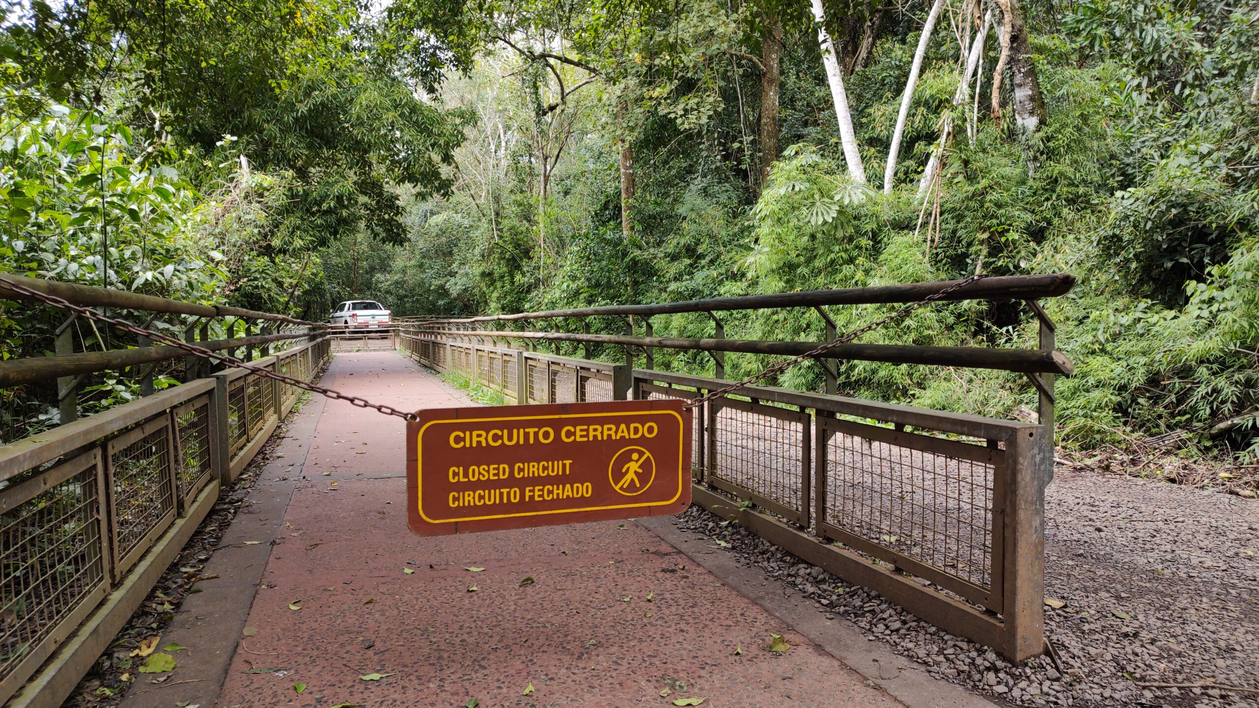 El parque Nacional Iguazú permanece cerrado por el temporal
