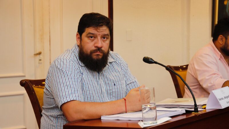 Verón “Los docentes no solo luchan por un mejor salario, sino por las condiciones dignas para los alumnos”