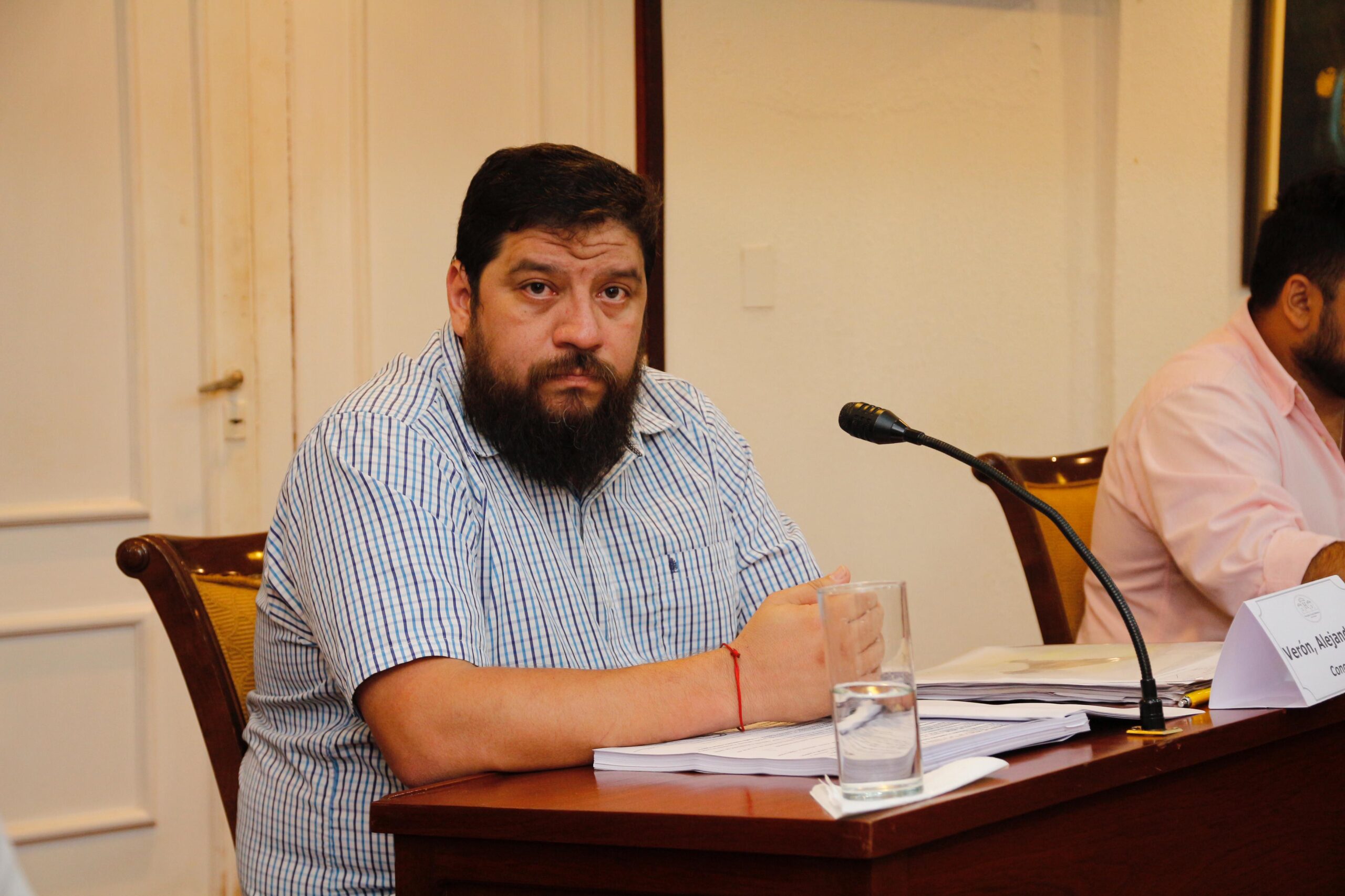 Verón “Los docentes no solo luchan por un mejor salario, sino por las condiciones dignas para los alumnos”