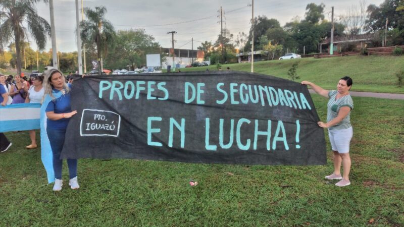 Los docentes en lucha marcharán en Puerto Iguazú
