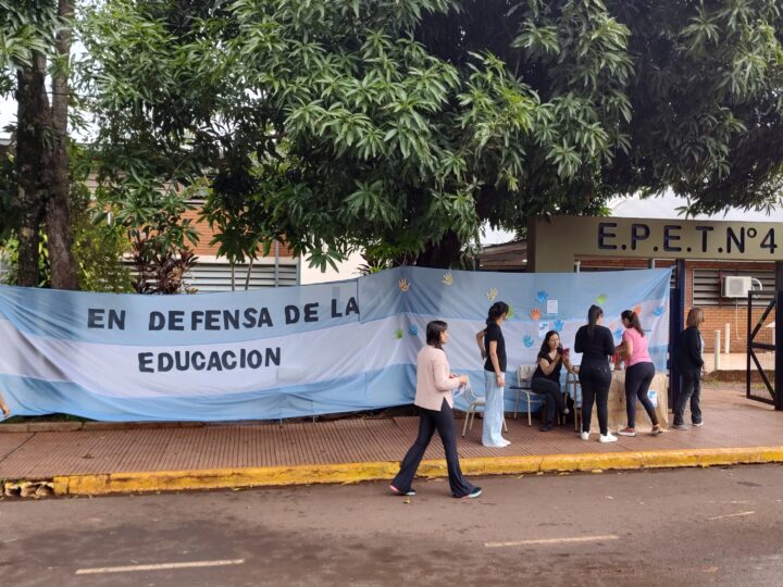 Iguazú: Docentes reclaman aumento salarial y mejores condiciones para los alumnos