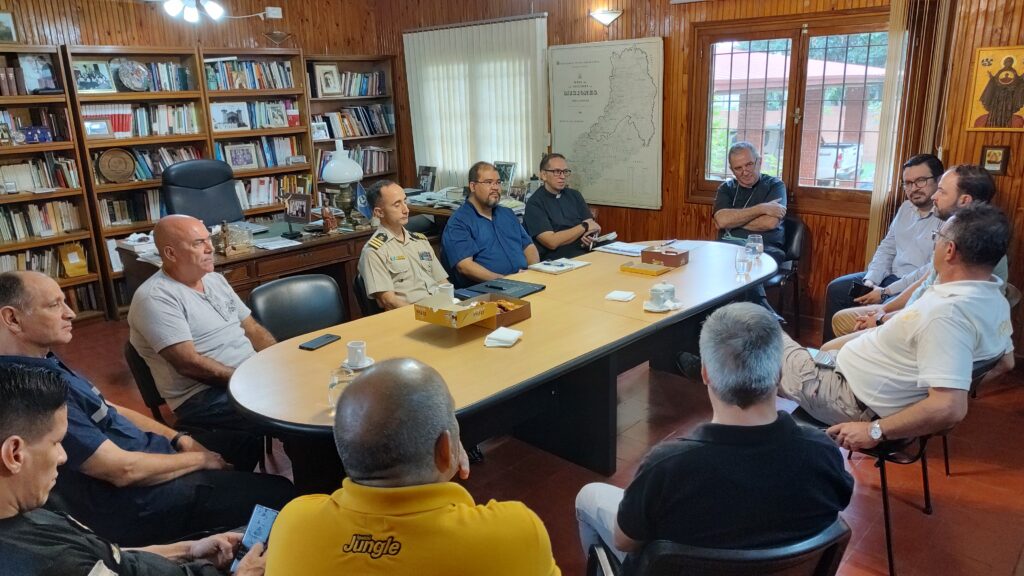 Reunión organizativa celebrada este jueves 4 de abril en la sede del Obispado